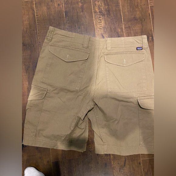 Patagonia cargo shorts - Picture 2 of 3